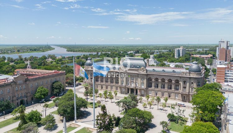 Casa de Gobierno y plaza 25 de mayo