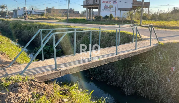 puente-peatonal-reparado-zanjon-la-muerte